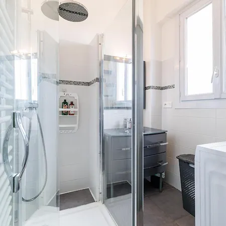 Grand Palais - Beautiful Floor - Sea Front With Ac Apartament *