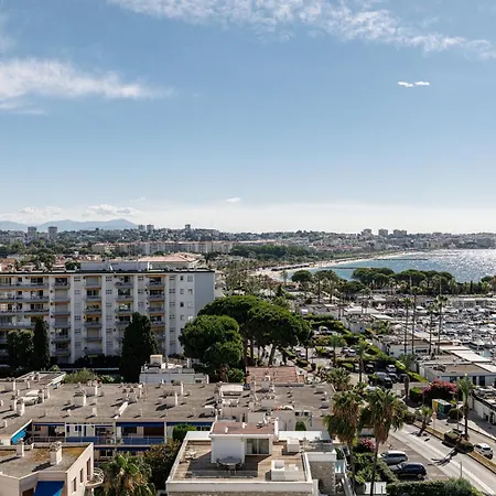 Apartament Grand Palais - Beautiful Floor - Sea Front With Ac